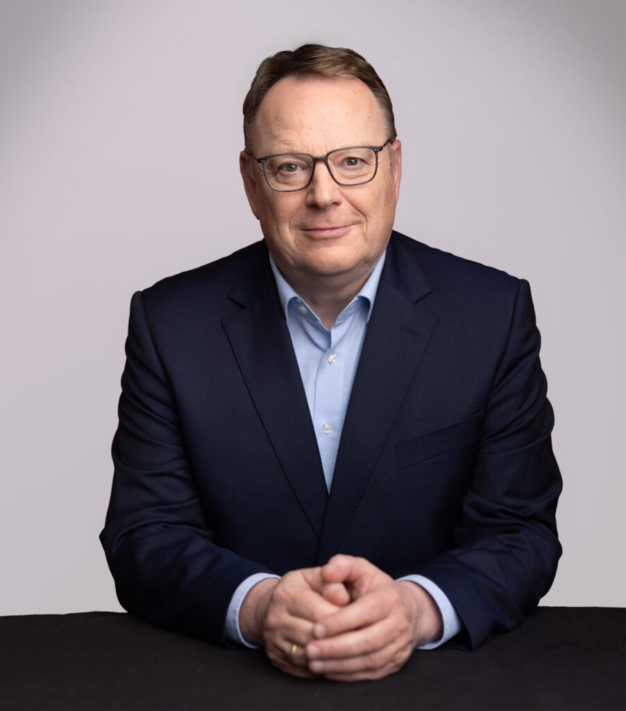 Torsten Burmester kandidiert für das Amt des Kölner Oberbürgermeisters. In diesem Gespräch spricht er über seine politischen Schwerpunkte, Herausforderungen für Köln und seine Pläne für die kommenden Jahre.