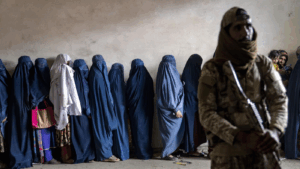 Ein Leben in ständiger Angst, ohne die Freiheit, die eigene Meinung zu äußern oder die eigene Persönlichkeit zu entfalten, ist für die meisten von uns unvorstellbar. Doch genau das erleben Frauen in Afghanistan täglich.